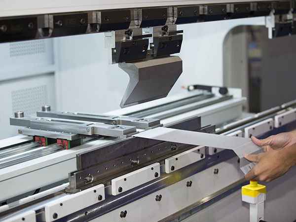 fornitura-completa-e-variegata-di-ricambistica